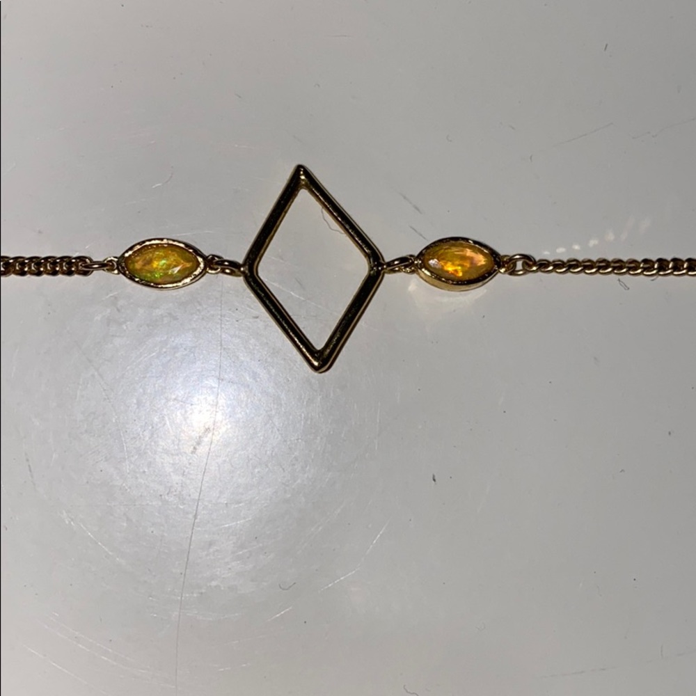 lili claspe choker